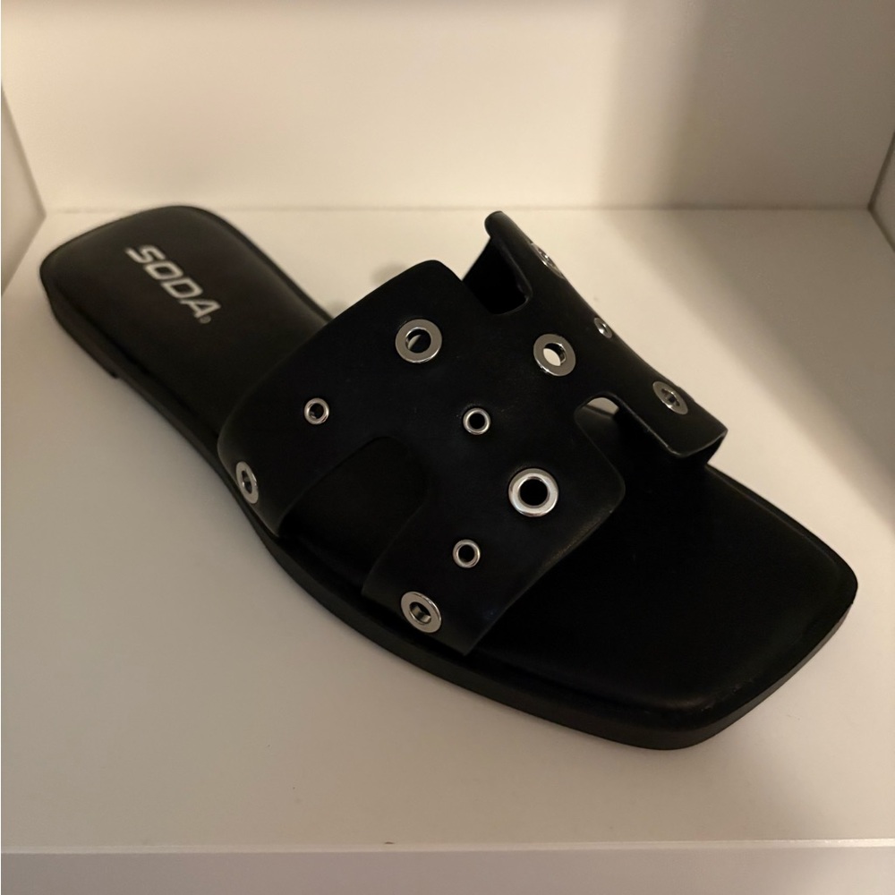 Soda Black W/Silver Slip -On